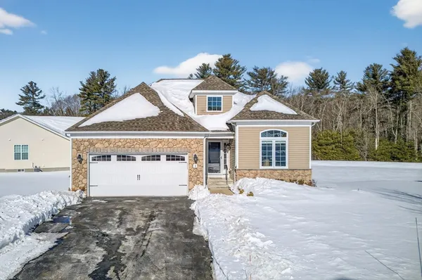 Property Slideshow image 2 of 31 | 2 sequoia dr # 2, Methuen, MA, 01844