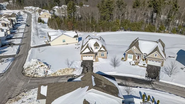 Property Slideshow image 3 of 31 | 2 sequoia dr # 2, Methuen, MA, 01844