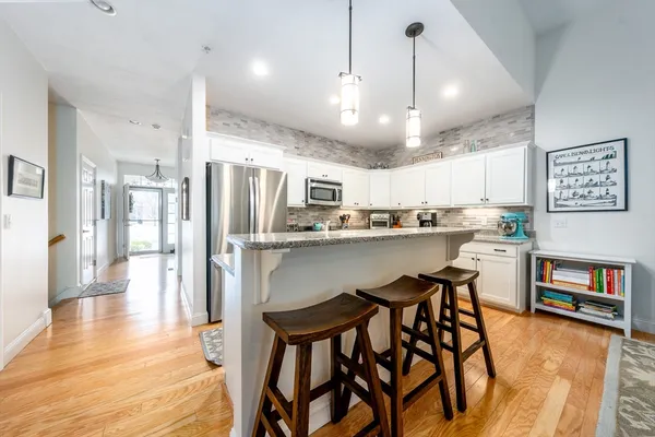 Property Slideshow image 3 of 31 | 17 twin oaks dr # 17, Mashpee, MA, 02649