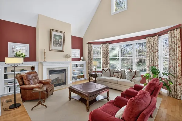 Property Slideshow image 3 of 41 | 18 aberdeen # 18, Plymouth, MA, 02360