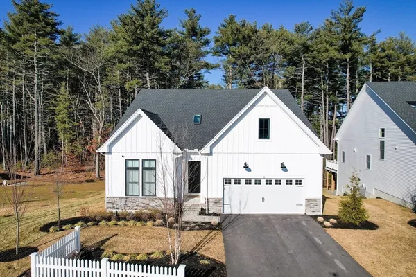 Property Slideshow image 2 of 41 | 16 barnes blvd # 16, Hudson, MA, 01749