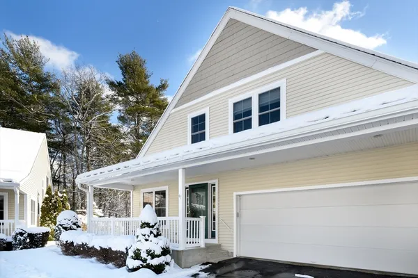Property Slideshow image 2 of 34 | 47 harvest cir # 47, Holden, MA, 01520