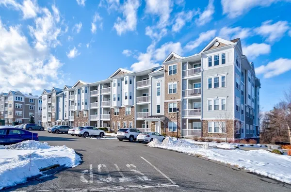 Property Slideshow image 2 of 26 | 4 francis dr 312, Andover, MA, 01810