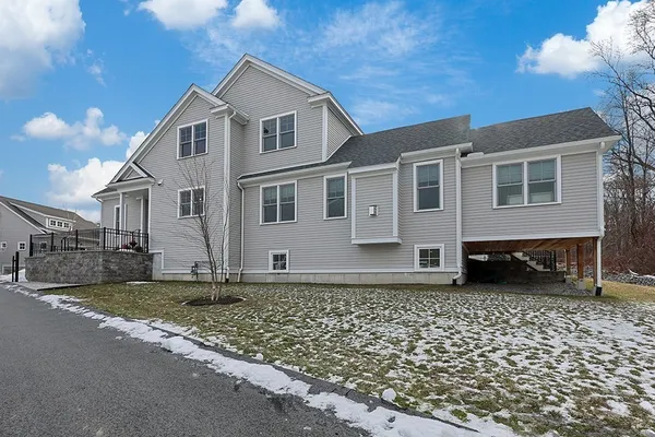 Property Slideshow image 2 of 40 | 47 weston ln # 47, Hopkinton, MA, 01748
