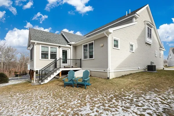 Property Slideshow image 3 of 40 | 47 weston ln # 47, Hopkinton, MA, 01748