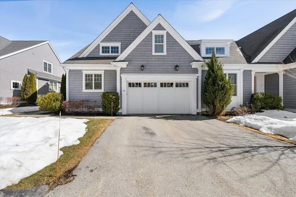 Property Slideshow image 2 of 26 | 10 tanglewood dr 10, Framingham, MA, 01701
