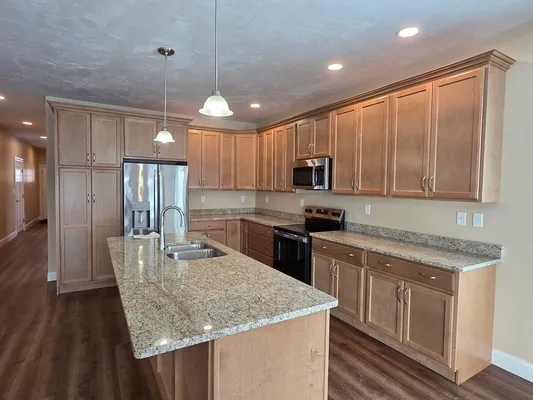 Property Slideshow image 3 of 5 | 20 fidelity dr 10, Rutland, MA, 01543