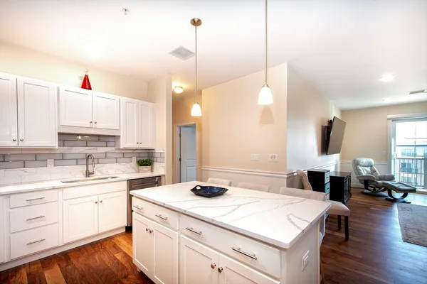 Property Slideshow image 2 of 40 | 45 plaza way 406, Plymouth, MA, 02360