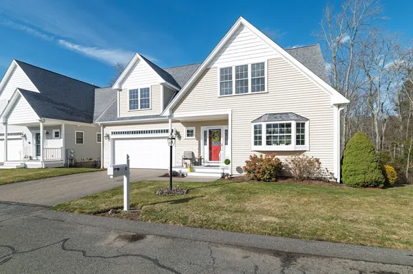Property Slideshow image 2 of 40 | 1 von rhor dr 1, Rockland, MA, 02370