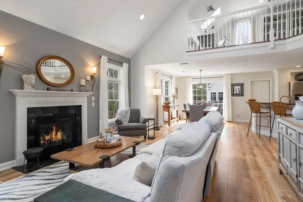 Property Slideshow image 3 of 34 | 47 holly cir 47, Kingston, MA, 02364