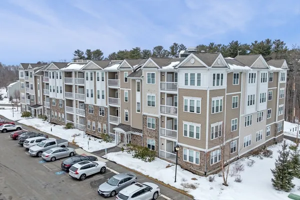 Property Slideshow image 3 of 35 | 2 francis dr 301, Andover, MA, 01810