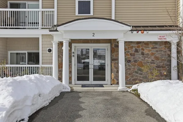 Property Slideshow image 2 of 38 | 2 francis dr 405, Andover, MA, 01810