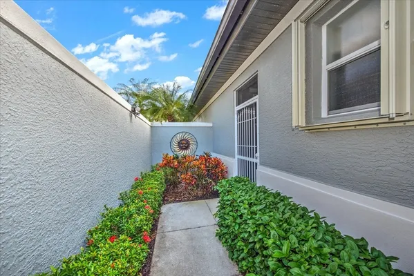 Property Slideshow image 2 of 36 | 10577 avila cir, Fort Myers, FL, 33913