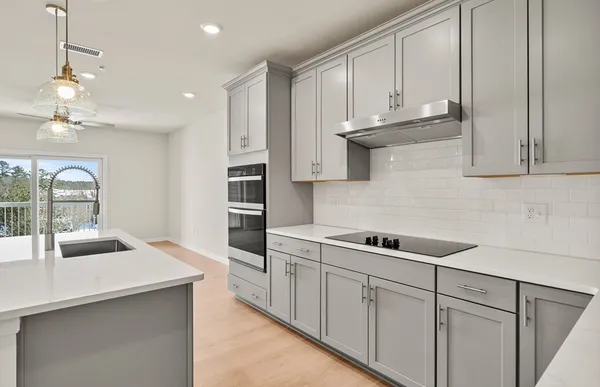 Property Slideshow image 3 of 28 | 5 peters farm way 109, Westborough, MA, 01581