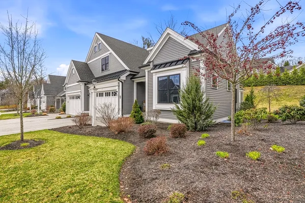 Property Slideshow image 2 of 42 | 935 main st 23, Shrewsbury, MA, 01545