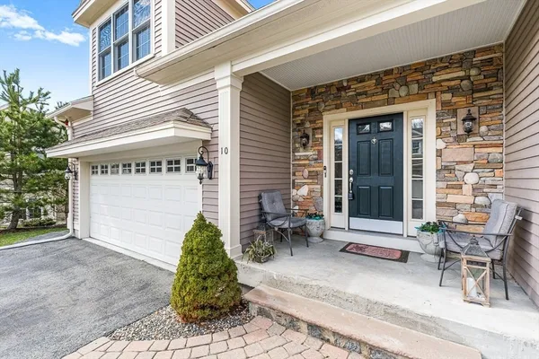 Property Slideshow image 3 of 39 | 10 white cedar dr 10, Middleton, MA, 01949