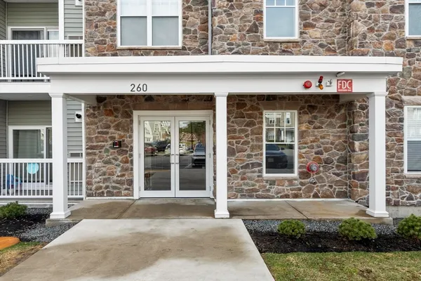 Property Slideshow image 2 of 35 | 260 martins lndg 412, North Reading, MA, 01864