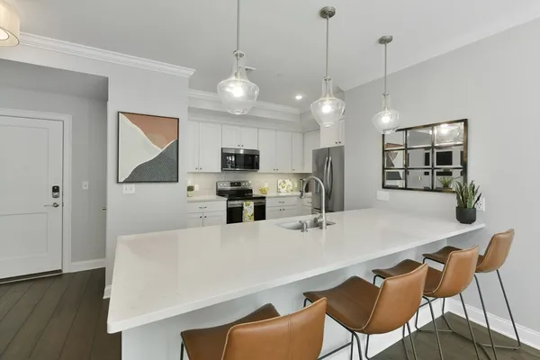 Property Slideshow image 3 of 42 | 635 old post rd 2-209, Sharon, MA, 02067