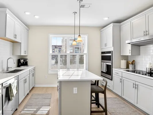 Property Slideshow image 3 of 37 | 4 peters farm way 206, Westborough, MA, 01581