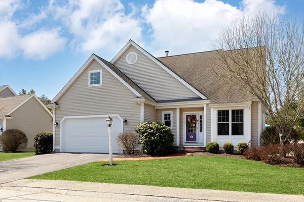 Property Slideshow image 2 of 38 | 25 arbor hls 25, Kingston, MA, 02364