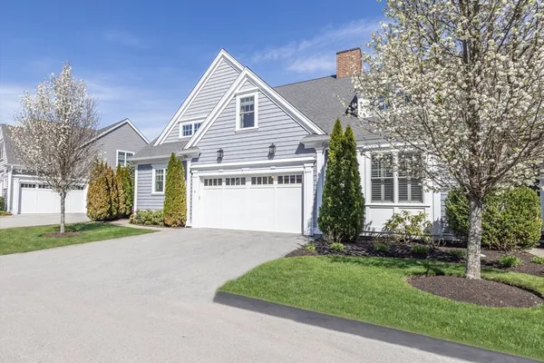 Property Slideshow image 2 of 39 | 6 tanglewood dr 6, Framingham, MA, 01701