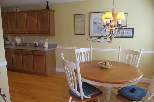 Property Slideshow image 2 of 39 | 877 auburnville way j4, Whitman, MA, 02382