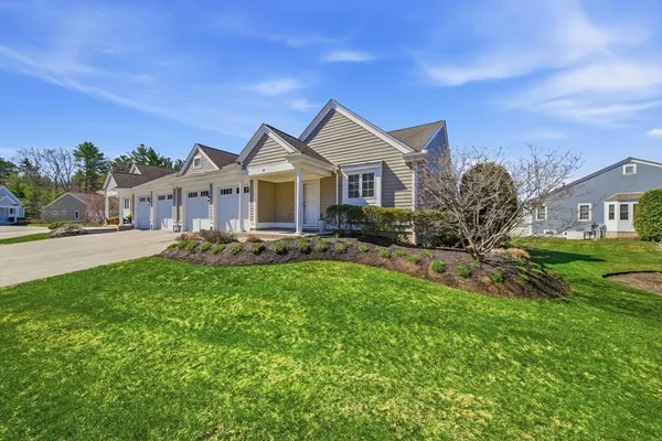 Property Slideshow image 2 of 38 | 24 carriage ln 24, Duxbury, MA, 02332