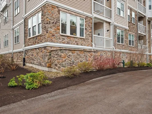 Property Slideshow image 3 of 42 | 2 francis dr 107, Andover, MA, 01810