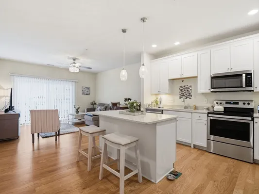 Property Slideshow image 2 of 15 | 220 martins lndg 104, North Reading, MA, 01864