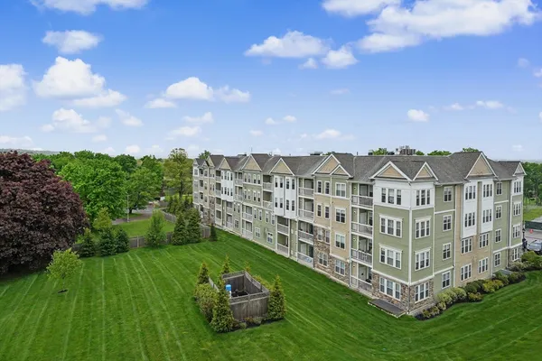 Property Slideshow image 2 of 42 | 11 peters farm way 409, Westborough, MA, 01581