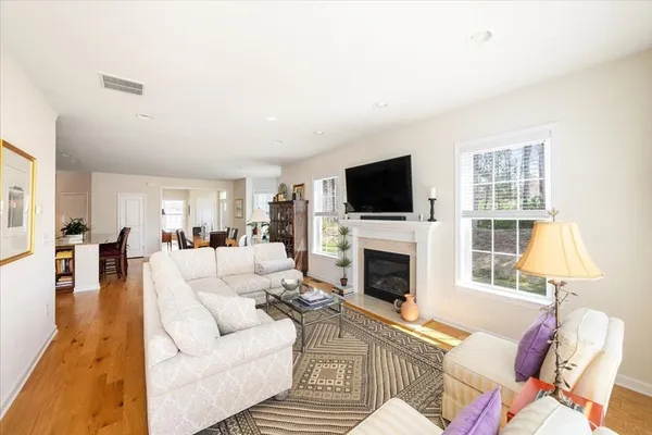 Property Slideshow image 3 of 27 | 9 madison dr 9, Holliston, MA, 01746