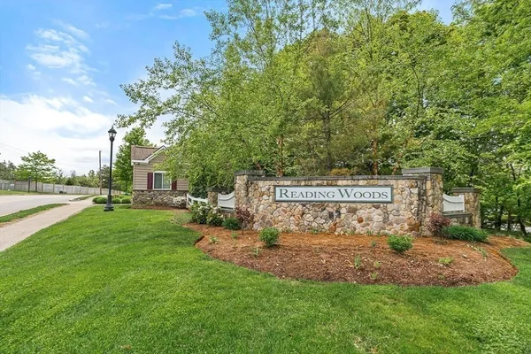 Property Slideshow image 3 of 32 | 62 abigail way 1006, Reading, MA, 01867