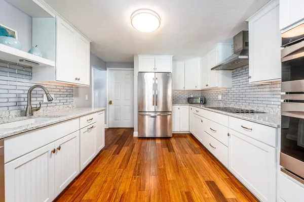Property Slideshow image 2 of 19 | 21 rolling green ln 140, Mashpee, MA, 02649
