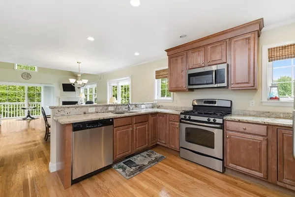 Property Slideshow image 2 of 25 | 15 midfield dr 15, Rockland, MA, 02370
