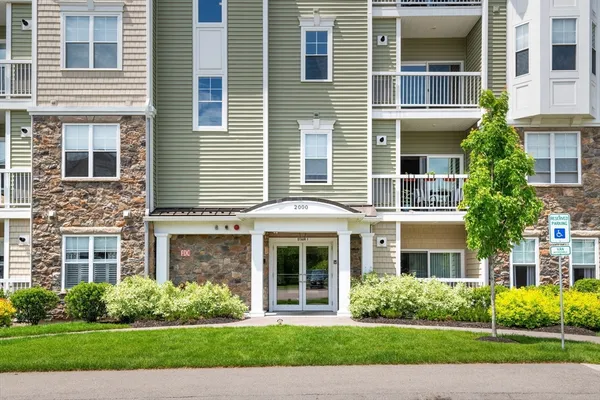 Property Slideshow image 2 of 29 | 2305 pennington dr 305, Walpole, MA, 02081