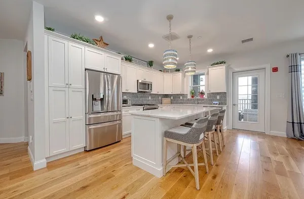 Property Slideshow image 3 of 30 | 50 coppersmith way 302, Canton, MA, 02021