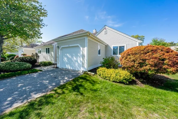 Property Slideshow image 2 of 33 | 7 masters ct 464, Mashpee, MA, 02649