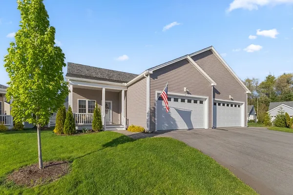 Property Slideshow image 2 of 35 | 4 king philip trl 601, Holden, MA, 01520
