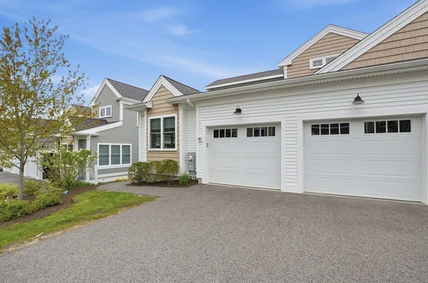 Property Slideshow image 3 of 37 | 91 newfield st 41, Plymouth, MA, 02360