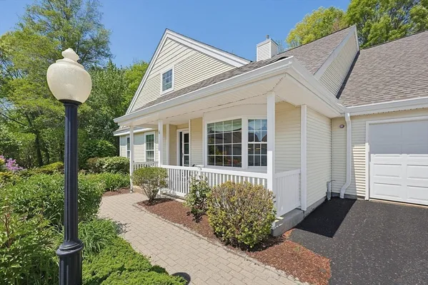 Property Slideshow image 3 of 40 | 6 ashley way 6, Westborough, MA, 01581