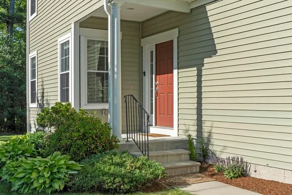 Property Slideshow image 2 of 34 | 27 greenside ln 59, Acton, MA, 01720
