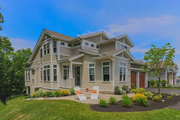 Property Slideshow image 2 of 37 | 70 legacy ln b, Groton, MA, 01450