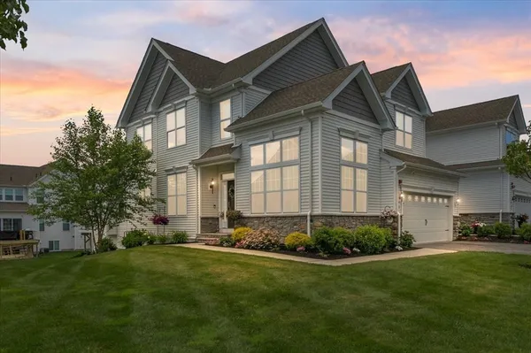 Property Slideshow image 2 of 34 | 11 hummingbird way 11, Methuen, MA, 01844