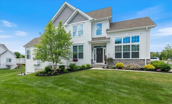Property Slideshow image 3 of 34 | 11 hummingbird way 11, Methuen, MA, 01844