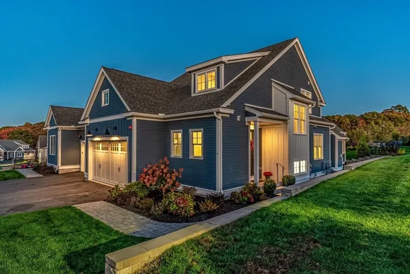 Property Slideshow image 3 of 31 | 9 waterville ln 9, Hopkinton, MA, 01748