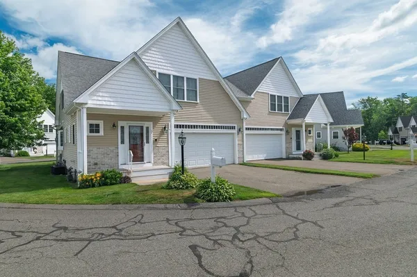 Property Slideshow image 2 of 41 | 13 midfield dr 13, Rockland, MA, 02370