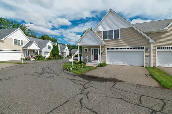 Property Slideshow image 3 of 41 | 13 midfield dr 13, Rockland, MA, 02370