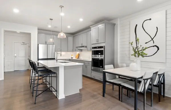Property Slideshow image 3 of 26 | 5 peters farm way 203, Westborough, MA, 01581