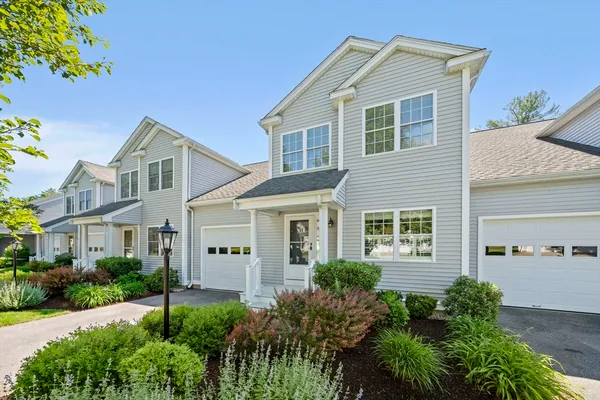 Property Slideshow image 2 of 42 | 877 auburnville way a3, Whitman, MA, 02382
