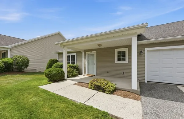 Property Slideshow image 2 of 29 | 137 cherry dr 137, Wilbraham, MA, 01095